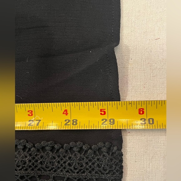 Torrid black crochet lace yoke blouson sleeve Women's Top. GUC! - Picture 7 of 7